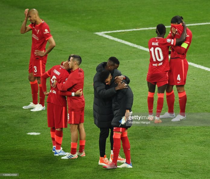 (07 Photos) Sadio Mané console ses coéquipiers