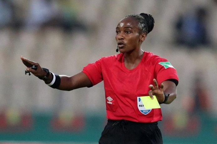 Qatar 2022 : Salima Mukansanga, première Africaine à arbitrer au Mondial