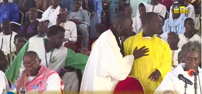 Séjour du khalife à Dakar : Suivez en direct la cérémonie à Massalikoul Jinaan (vidéo)