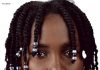 arrêt sur image : Ecorce ébène, tresses afro, l’actrice Maïsha s’affiche belle