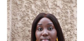 (03 photos) : L’ensemble tailleur de l’actrice Aminata Mbengue qu’il vous faut absolument dans votre garde-robe