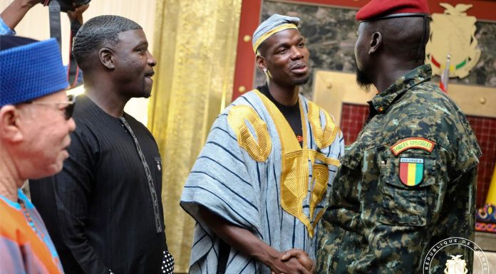 (13 Photos) Guinée : voilà pourquoi Akon et Paul Pogba ont été reçus par Colonel Mamadi DOUMBOUYA.