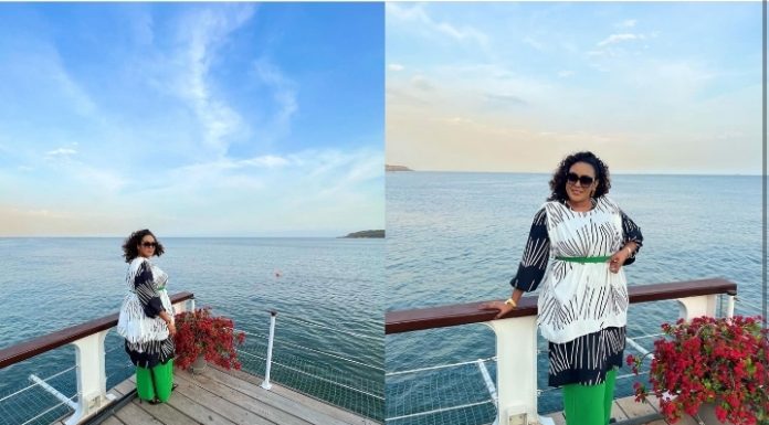 (Photos): Au bord de la mer, l’actrice Adja respire classe