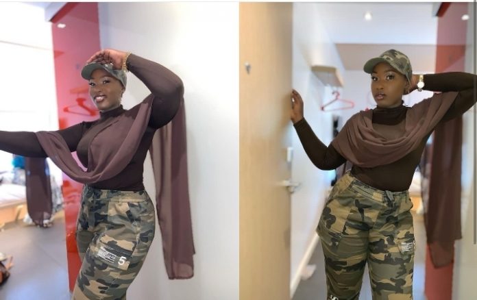(Photos): Habillée en tenue militaire, l’actrice Diarra zappe son foulard à la tête