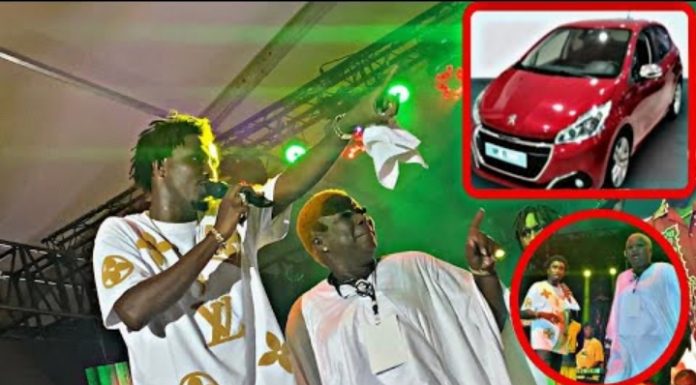 Bercy Baol: Comme promis, Wally chante Badiane sur scéne et lui offre une belle voiture
