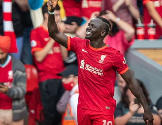 Liverpool : Henderson trouve l’attaque des Reds toujours « forte » malgré le départ de Sadio Mané