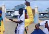 (Vidéo): A mourir de rire, Dj Kheucha reçoit un coup du tik tokkeur Samba Ka