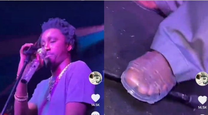 (Vidéo): En chaussures « Tik tik », Wally Seck débarque à la soirée de Barramundi en pleine pluie