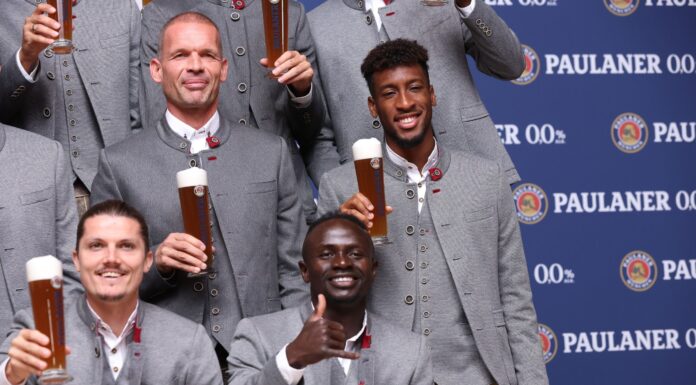 Bayern Munich – Photo de la saison: Sadio Mané et Mazraoui sans verre à bière