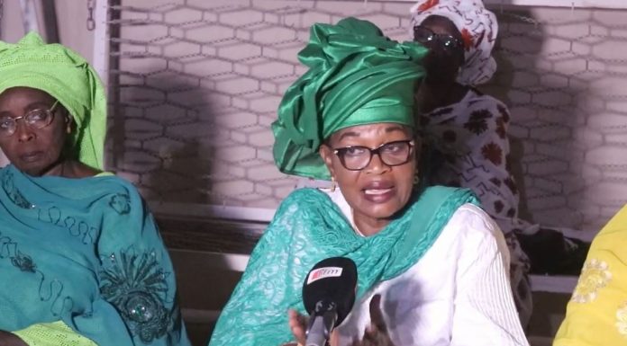 Législatives 2022 : « Mimi Touré manque de culture parlementaire… » (Aida Mbodj) (vidéo)