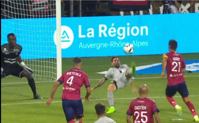 Ligue 1: Messi et Neymar se régalent, le PSG étrille Clermont (5-0)
