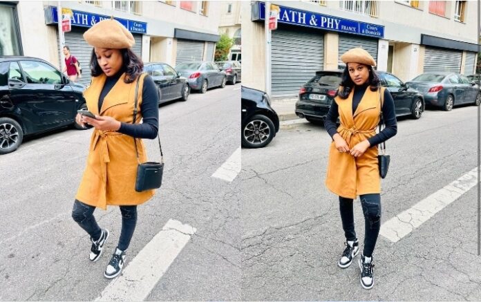 (Photos): Sans make-up, Esther Ndiaye très fashion se promène dans les rues d’Europe