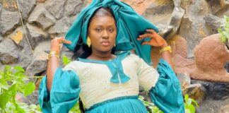 (03 photos) : L’actrice Ngoné de la série Famille Sénégalaise chaude dans sa robe époustouflante