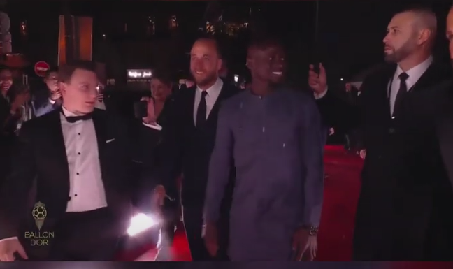 Ballon d’or 2022: Regardez l’arrivée de Sadio Mané (Vidéo)