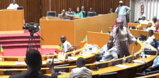 Assemblée Nationale: La bagarre évitée de justesse entre Amy Ndiaye et les députés du PUR, Regardez!