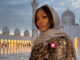Touchant, Naomi Campbell et sa fille à la grande mosquée Sheikh Zayed à Abu Dhabi. Les images de l’espoir