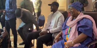 En Direct : Ousmane Sonko rend visite à la Maire Maïmouna Diéye à Patte d’Oie