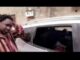 La voiture de Demba Guissé vandalisée :  » Brique lagne si door »