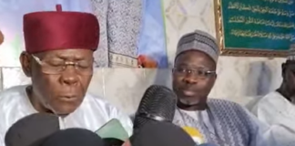 Le Khalife Cheikh Tidiane Niasse adoube Macky et déclare :  » « Gnoun Kilifeu Rék Lagnou Mana Andal… » (Vidéo)