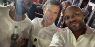 (Vidéo) Macron fait la fête en boite de nuit avec Fally Ipupa à Kinshasa (RDC)