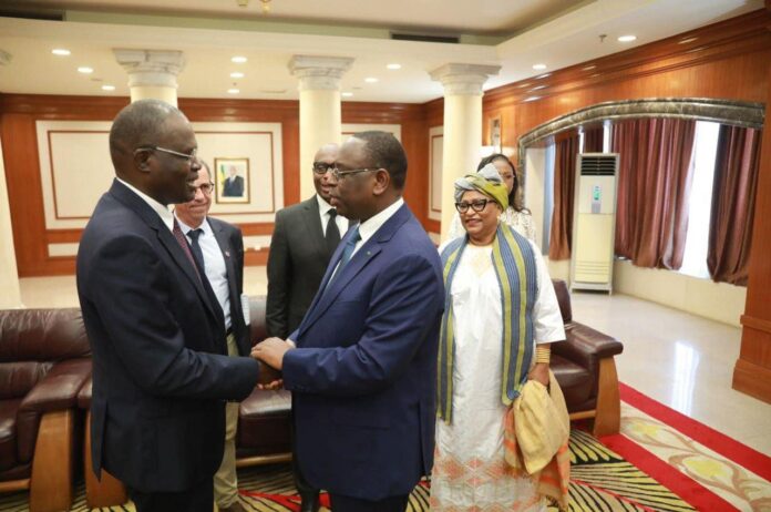 Abdoul Mbaye: « Le Sénégal serait-il maudit de ses hommes politiques? »